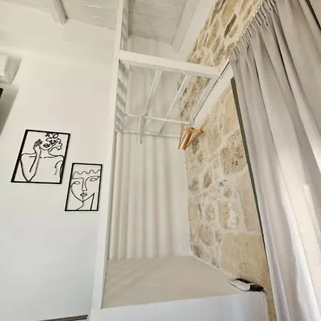 Rafeio Roustic Maisonette